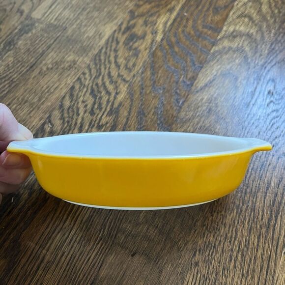 Vintage Pyrex “lemon” baking glass - Picture 1 of 7